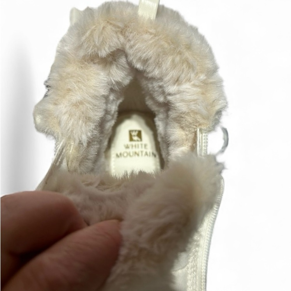 ❄️ White Mountain Taurus Bootie | Faux Fur + Water Resistant | Size 7 - Picture 9 of 13